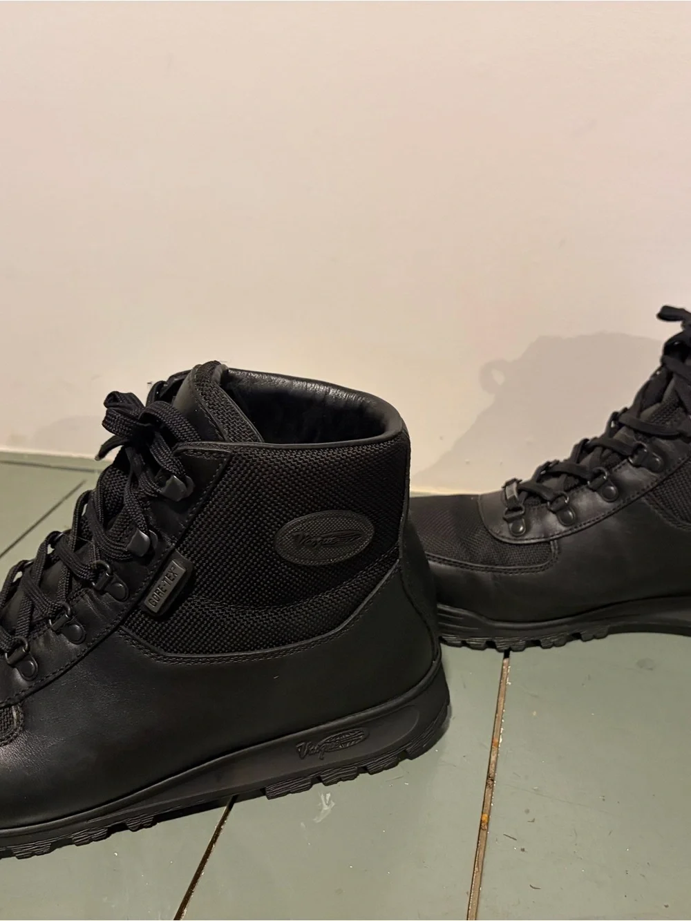 Vasque Skywalk GTX Men’s Black GORE-TEX Waterproof Hiking Boots Size 12